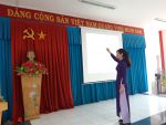 Đ/c Nguyễn Thị Huệ tuyên thệ